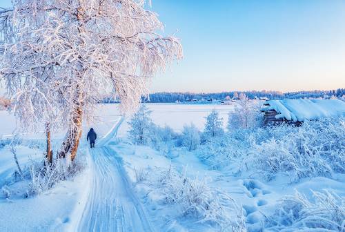 От деревни до деревни, рукой подать.