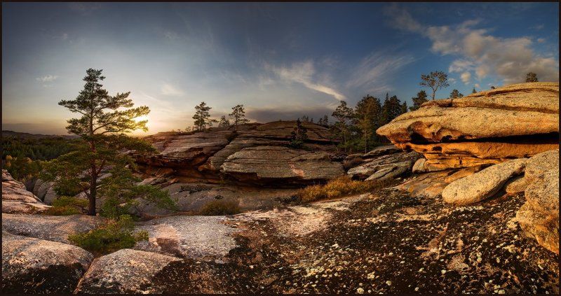 Солнца луч окрасил скалы фото превью