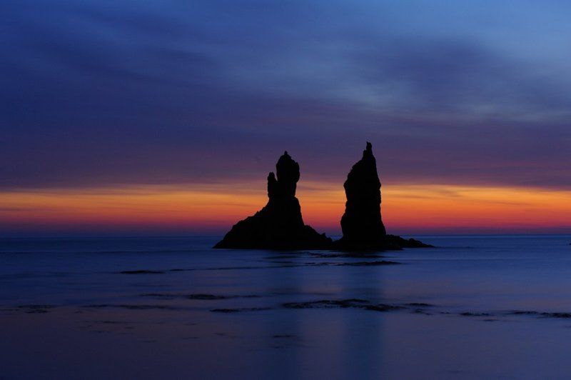 Скалы Два Брата на восходе. фото превью