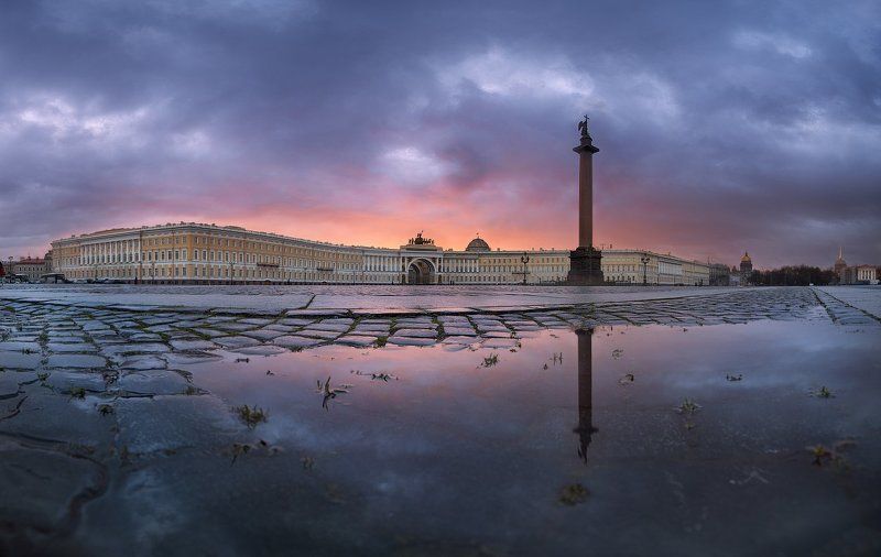 Осенние рассветы. Панорама дворцовой площади фото превью