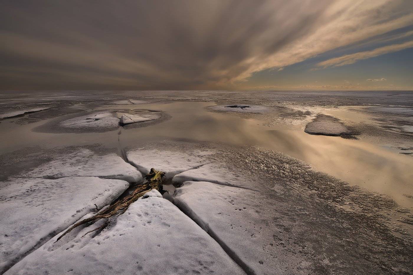 , Pawel Kucharski
