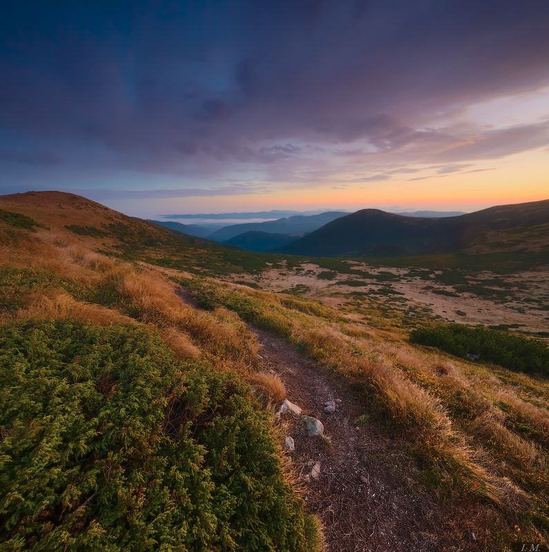 утро, карпаты, черногора, туркул, пейзаж, осень, небо, вид, тропинка, горы, рассвет, mountains, carpathian, morning, autumn, colors, sky. moody, fog, grass, landscape, carpathian mountains, chornogora, turkul, dawn Carpathian morning .. фото превью