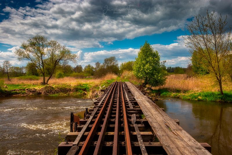 Old bridge . фото превью
