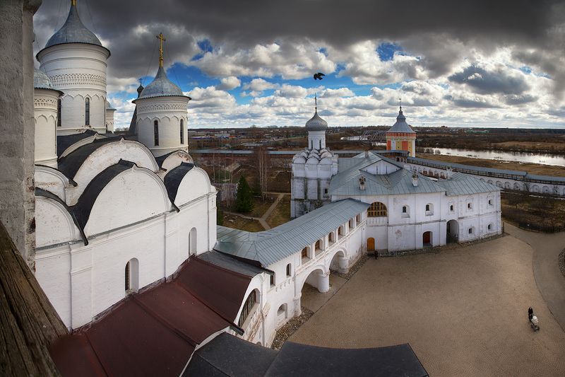 На колокольне и башнях обители фото превью