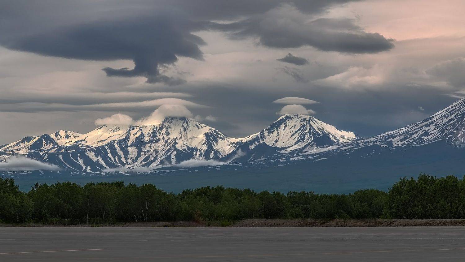 вулкан, камчатка, лето, аэропорт, авачинский, козельский, елизово, взлётная полоса, Евгений Паршуков