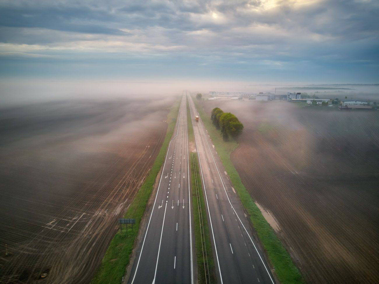беларусь, весна, дождь, дорога, май, рассвет, туман, утро, Вейзе Максим