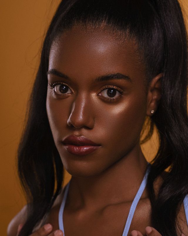 Shania фото превью