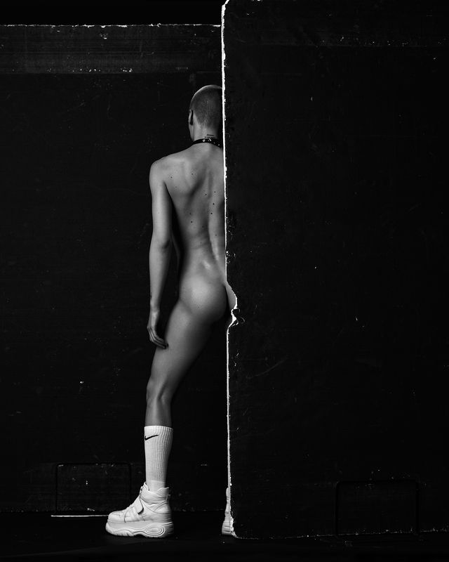 girl, nude, naked, dark, shape, figure, black, b&w, black and white, skin, studio, profoto,  Ksu фото превью