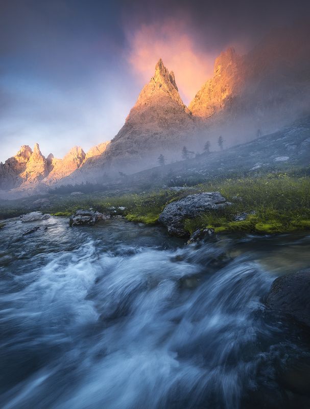 Golden peaks фото превью