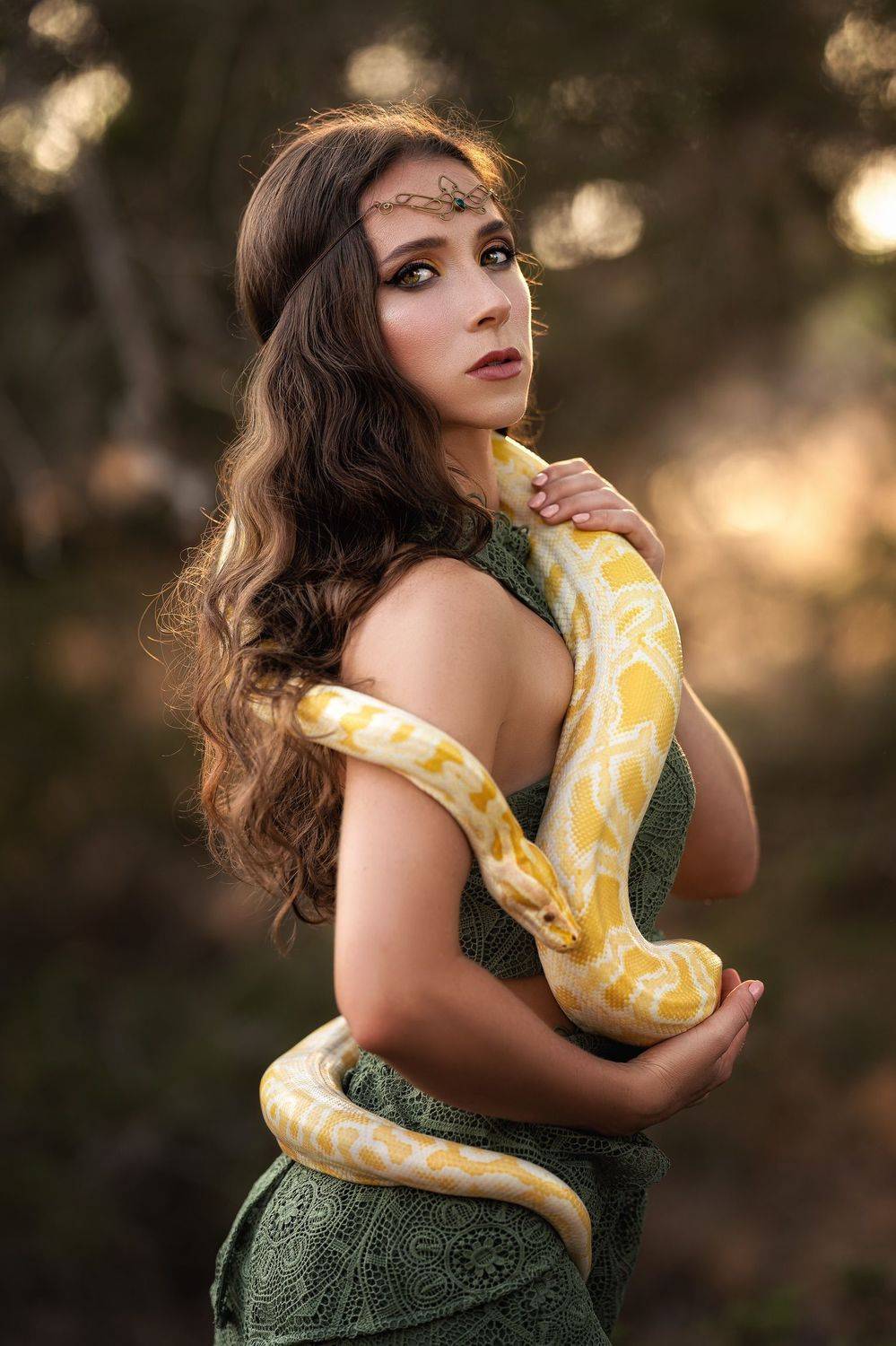 девушка питон портрет фентези, Виктория Кузнецова