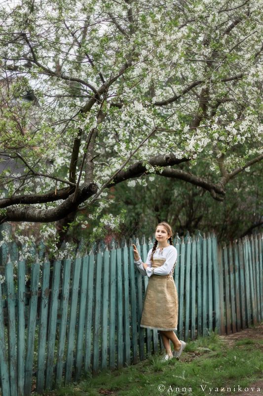 детский портрет, весенняя фотосессия, фотосессия на природе, фотограф Лисичанск, портрет, Под вишневым цветом фото превью