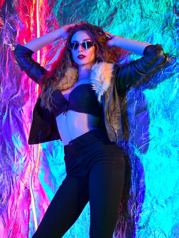 Victoria neon light sexy фото превью