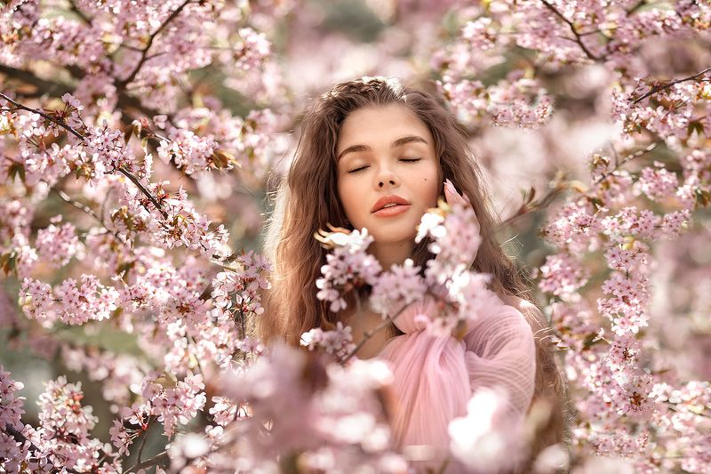 портрет девушка женский портрет цветение сакура Тина фото превью