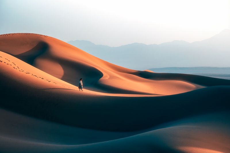 sand sanddune sky desert people  Dance Of Colors фото превью
