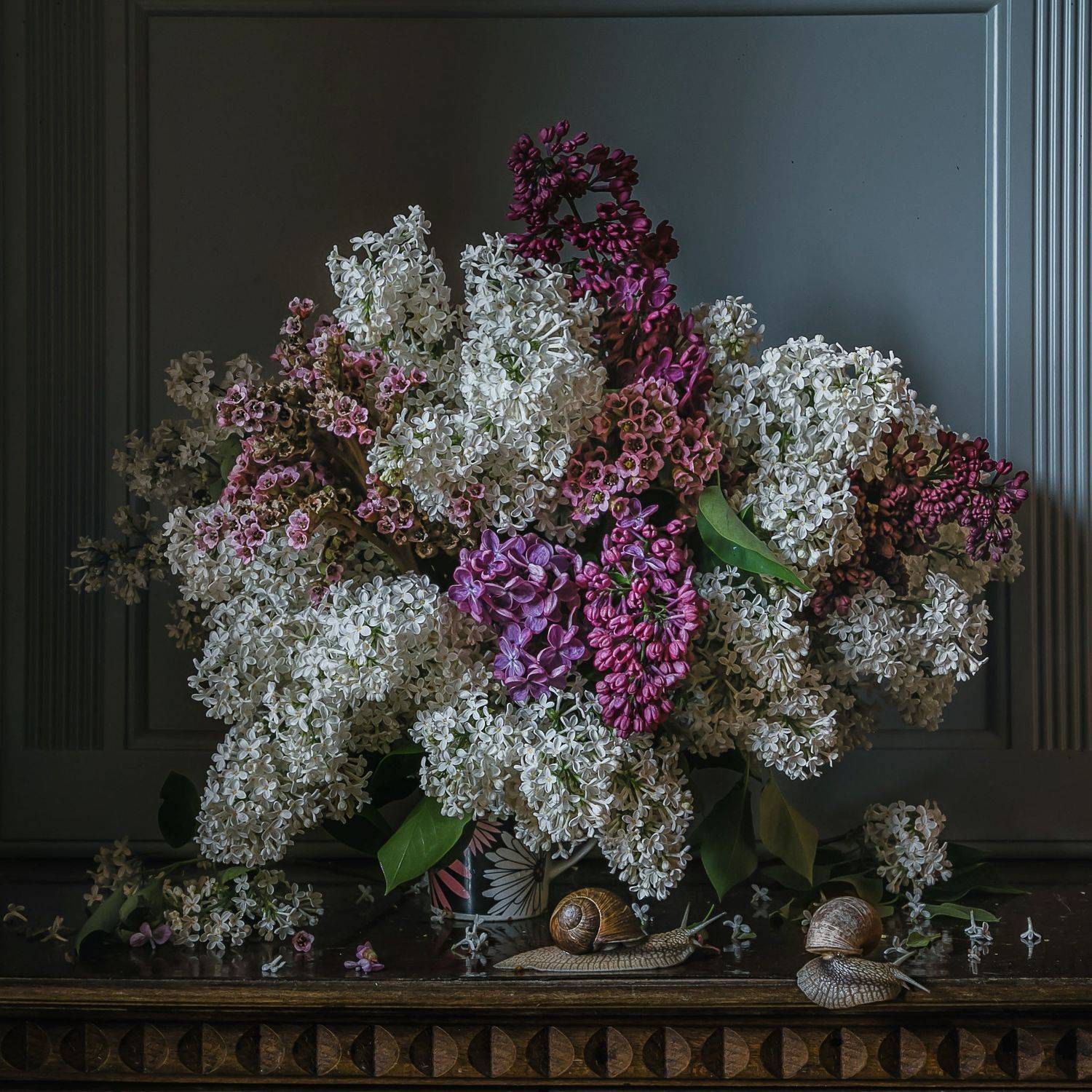 натюрморт, цветы, сирень, улитки, Анна Петина