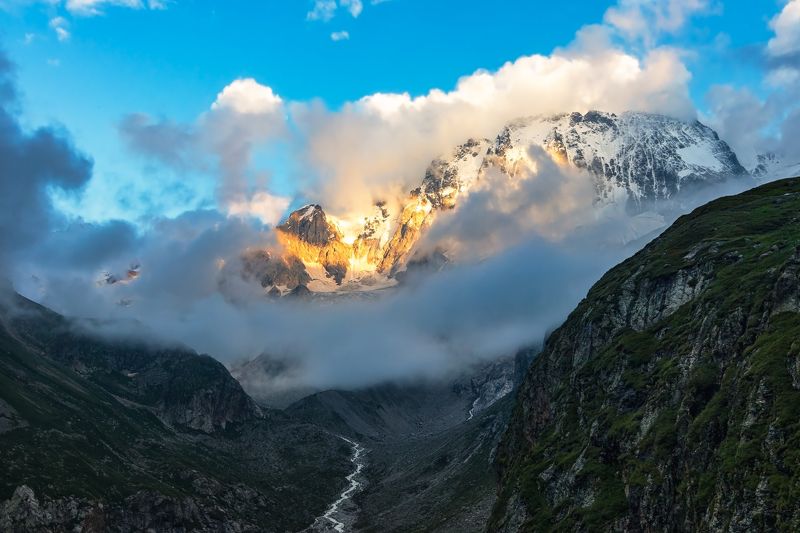 горы,восхождение,кавказ,облака golden peak... фото превью