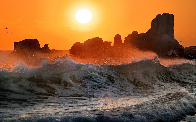 Waves and rocks фото превью