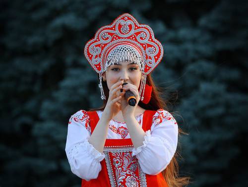 На концертных улицах..