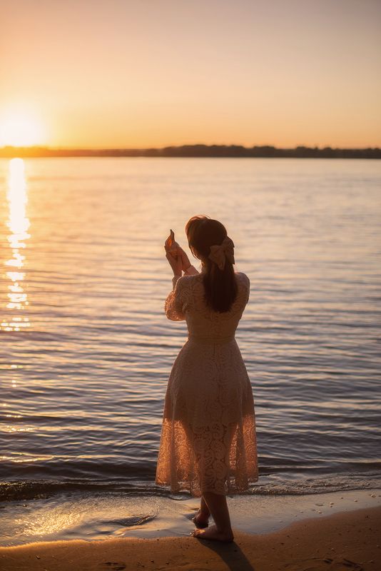 ракушка, море, река, вода, девушка, природа, романтика, вдохновение, закат, лето, винтаж Мечты о море фото превью