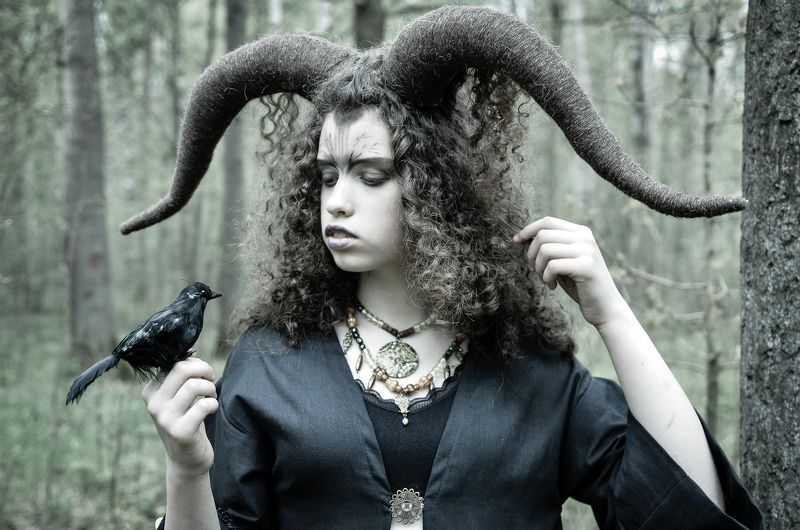 портрет, девушка, лес, постановочная фотография, Магия полнолуния. фото превью
