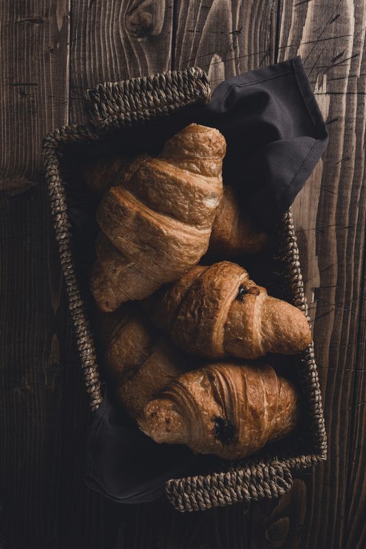 круассан с шоколадом фото превью