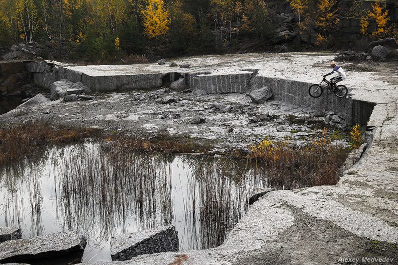 вело велосипед камни карьер скалы фрирайд дроп Карьерный фрирайд фото превью