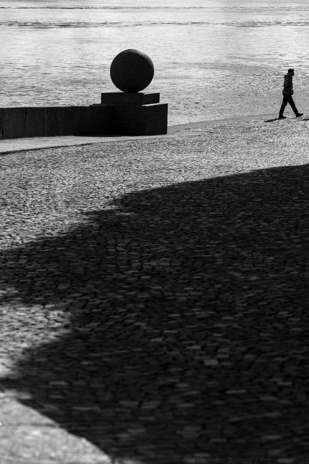 street, street photo, street photography, monochrome, bw, bnw, black and white, people, city, чб, черно-белая фотография, монохром, стрит, улица, люди, город,, АлександрТутаев