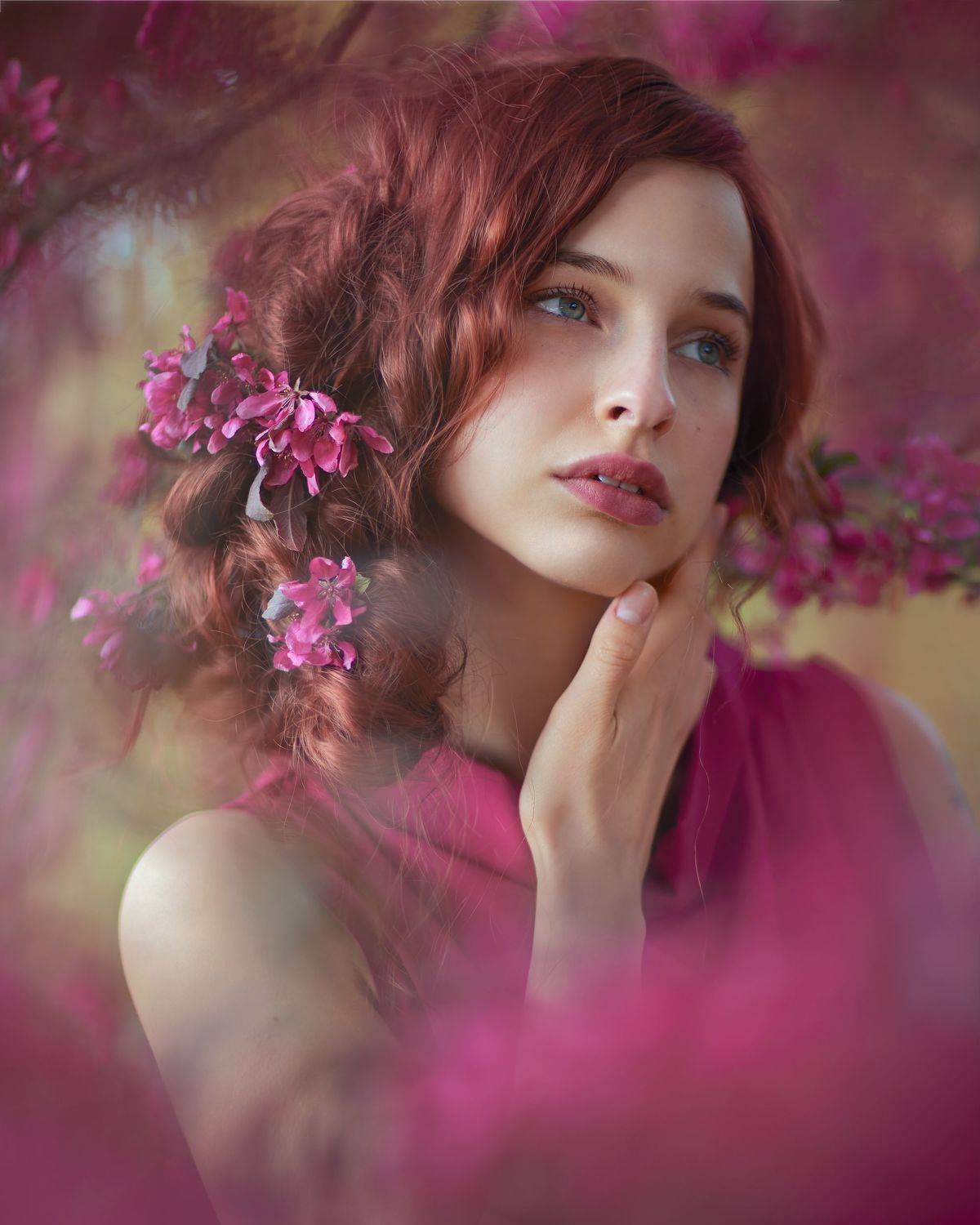 яблоня, маджента, рыжеволосая, Natalie Seitner