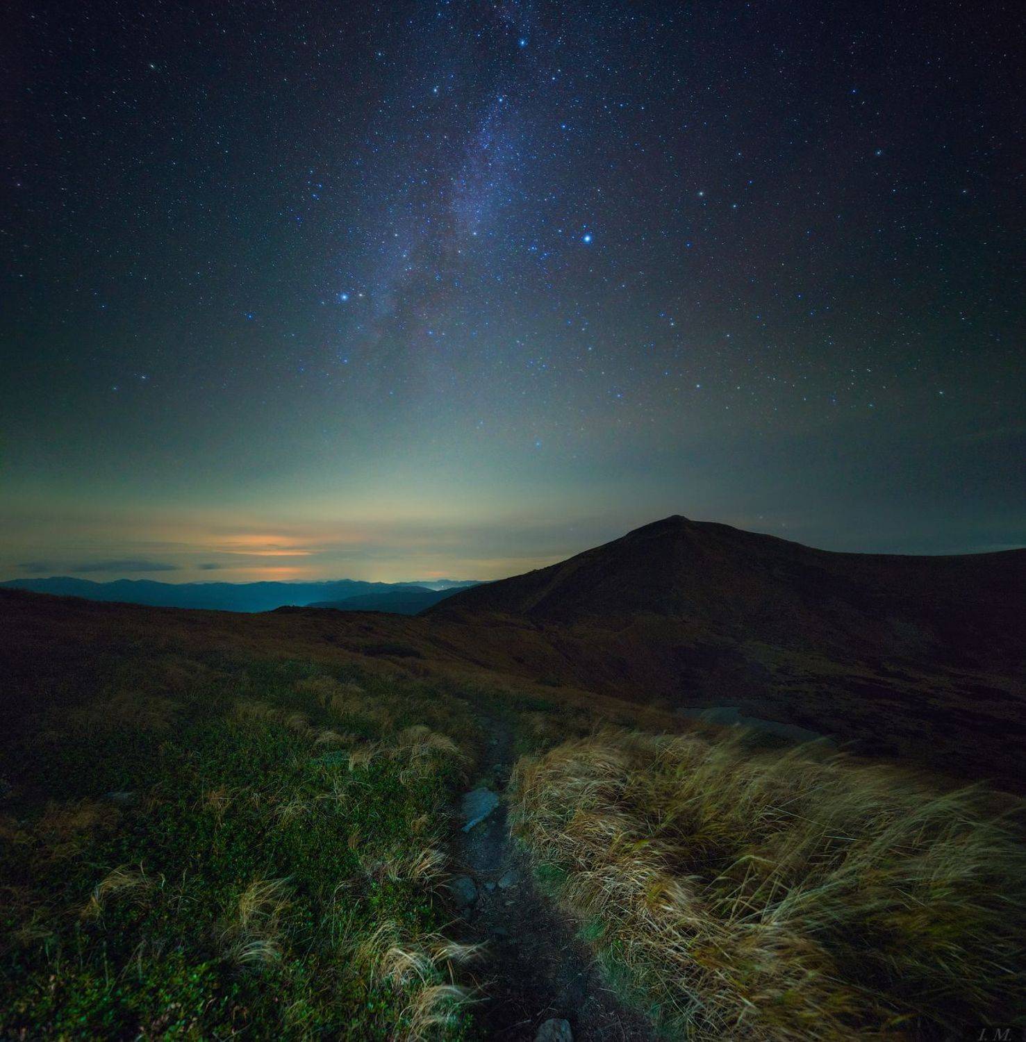 ночь, горы, пейзаж, карпаты, хребет, звезды, млечный путь, трава, осень, ночное небо, путешествие, night, sky, stars, nightscape, panorama, travel, carpathians, mountains, spirit, grass, milky way, landscape, Ivan Maljarenko