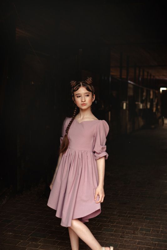 детский фотограф,портрет,портрет девочки В конюшне фото превью