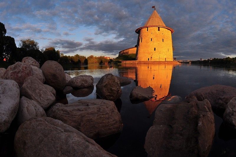 город,архитектура,псков, река,башня,закат,псков,россия, вечер,город  фото превью