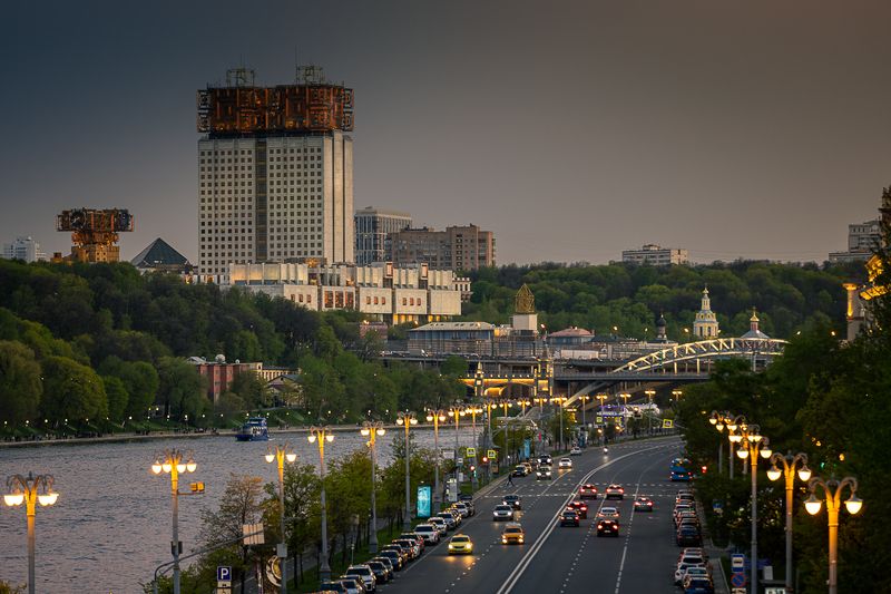 Здание Академии наук и Андреевский мост фото превью