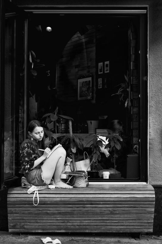 На завалинке фото превью