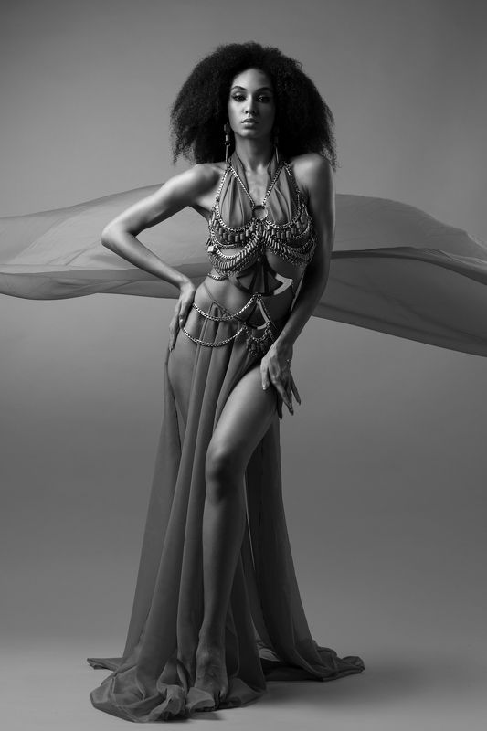 black and white, fashion, portrait, model, modeling, glance Sahara 1 фото превью