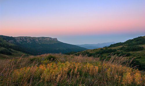 Там вдали засыпают Тхачи...