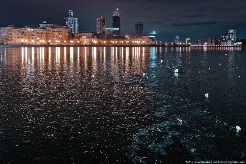Город, Екатеринбург, Лед, Ночь, Сити Лед на городском пруду фото превью