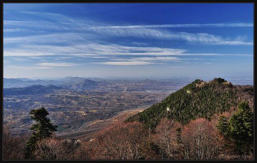 Где-то там далеко шумят города......