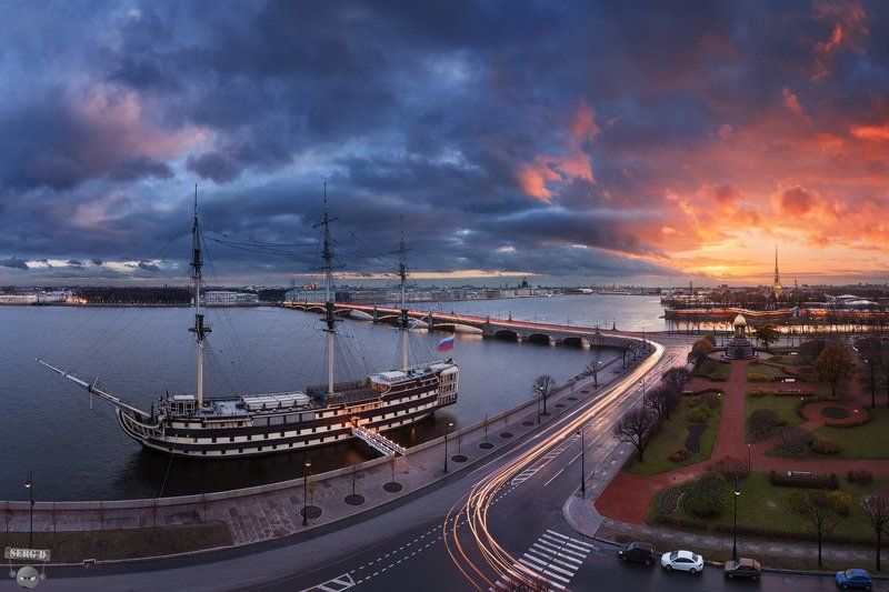 Благодать, Троицкий мост и троицкая площадь, Петровская набережная
