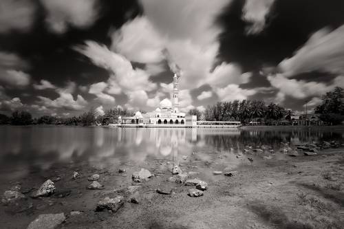 Tengku Tengah Zaharah Mosque