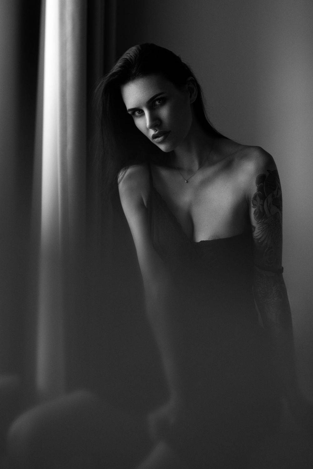 portrait, people, bw, black and white, monochrome, indoor, sensual, dress, brunette, beauty, woman, look, tattoo, moody, Tomas Masoit