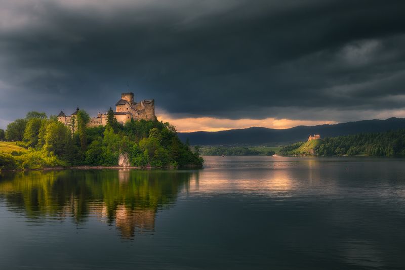 czorsztyn, castle, pieniny Before the hailstorm фото превью