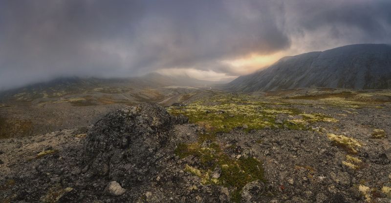 Мрак и свет Хибинских гор фото превью