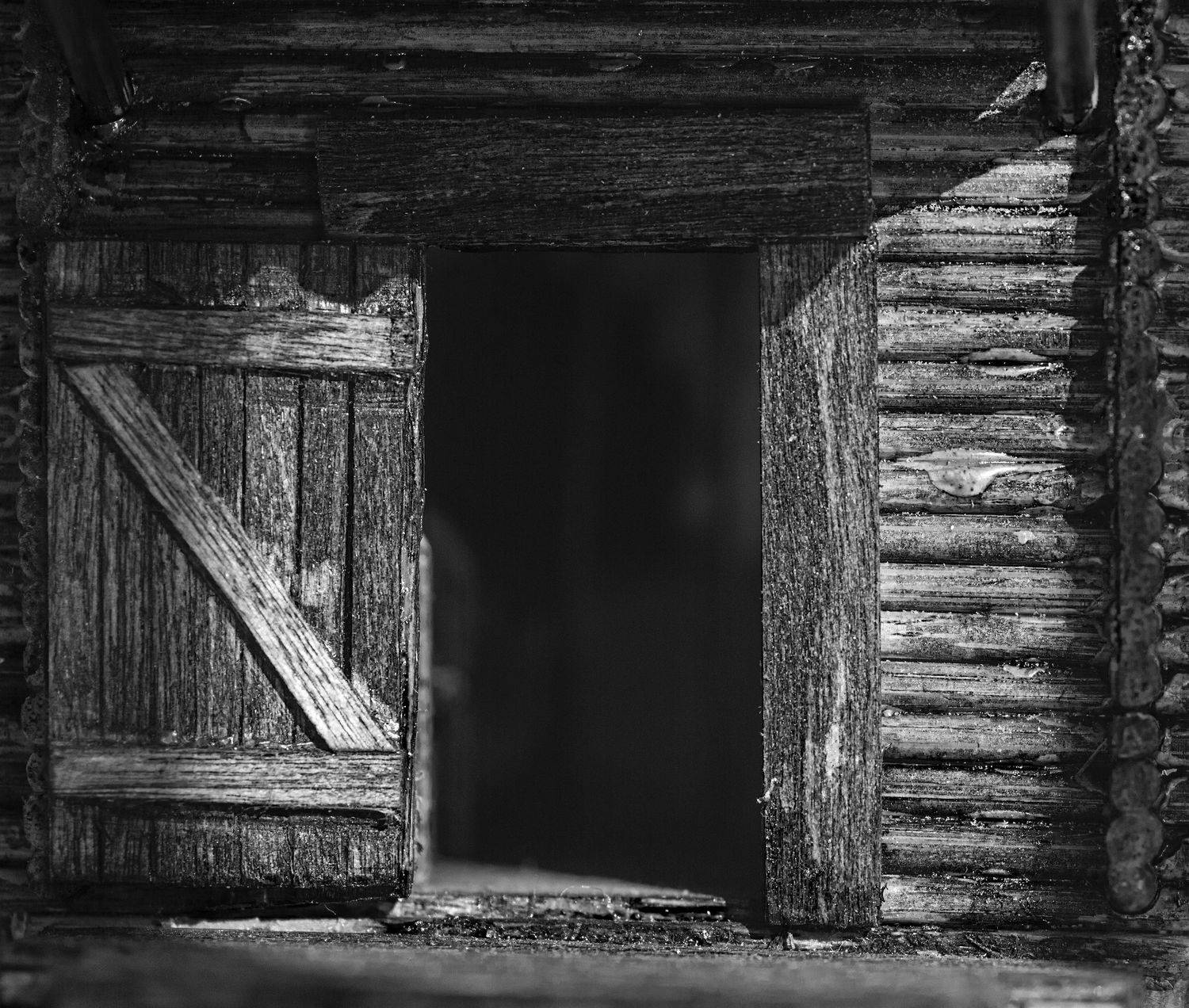 деревня, деревенский дом, крыльцо, дверь, рубленный дом, свет, тени,, Александр Кожухов