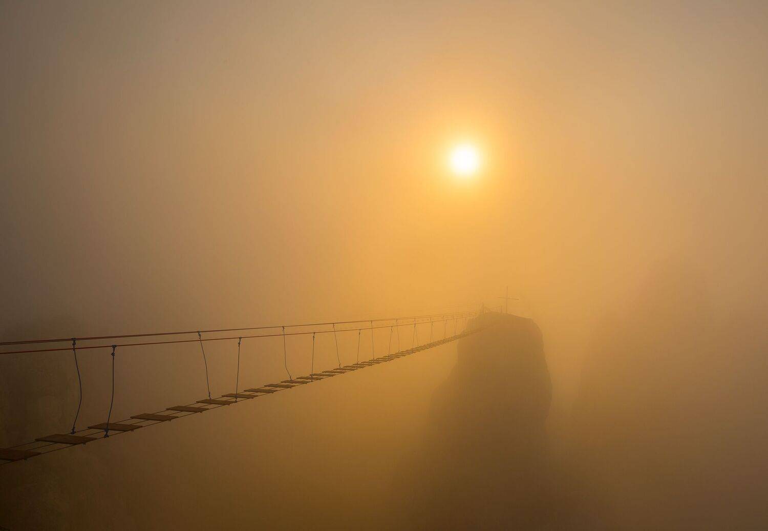 ай-петри, зубцы ай-петри, подвесные мосты на ай-петри, весна на ай-петри, ялта, крым, крымские пейзажи, Serge Titov