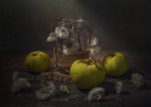 С тремя яблоками !