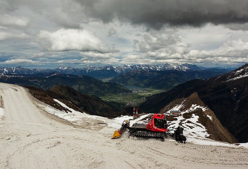 Немного красного в серые дни... фото превью