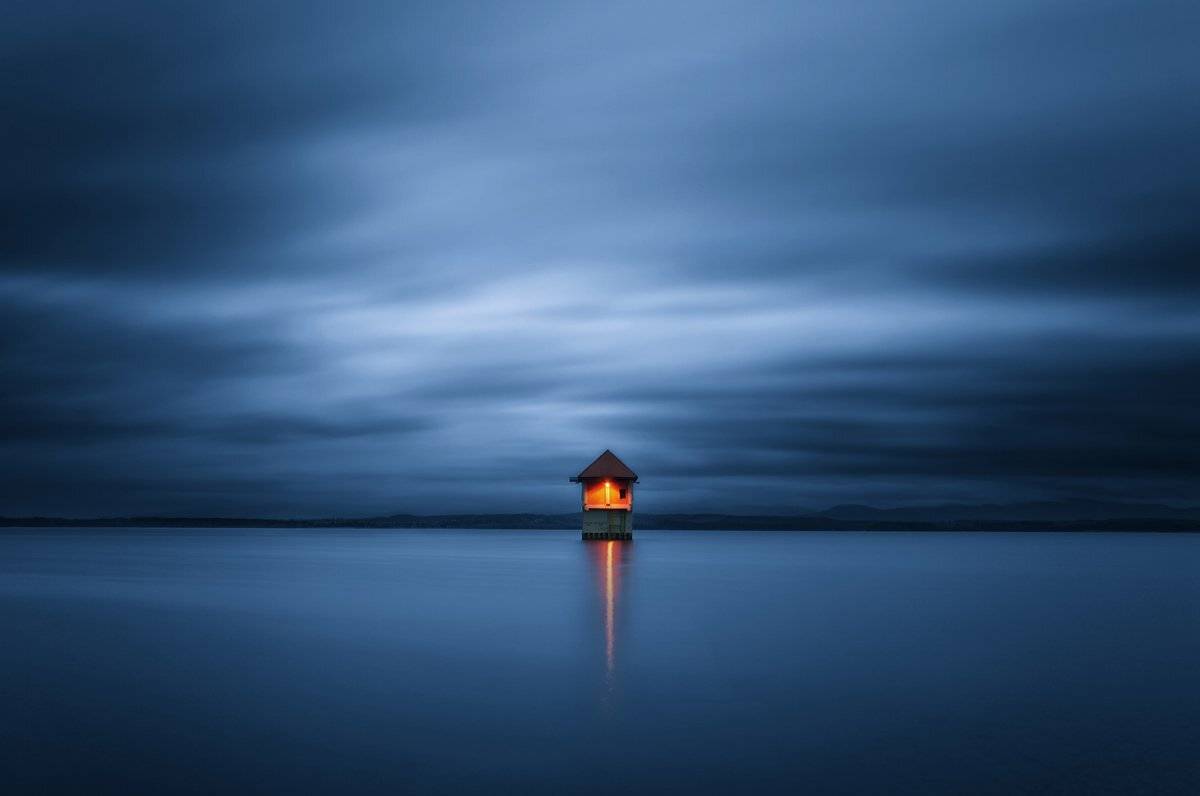 Light, Night, Water, Robert