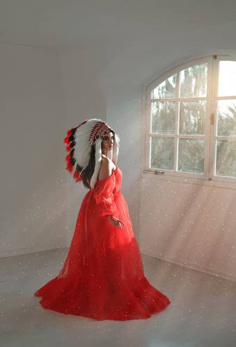 Lady in red 