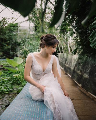 Bride in Botanical Garden