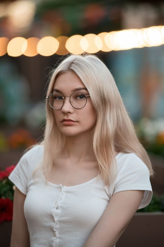 девушка, огни, очки, блики Ксения фото превью